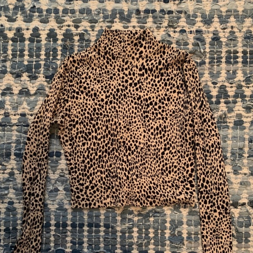 Leopard turtle neck long sleeve
